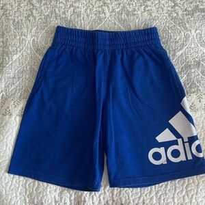 Boys kids adidas shorts.Size 8years.